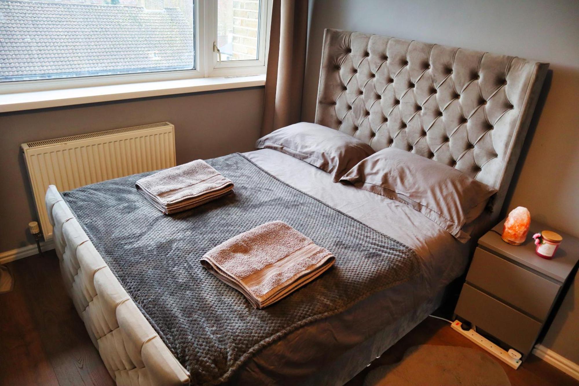 Beautiful 3-Bed Apartment At Swiss Cottage London Exterior photo